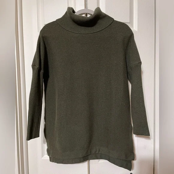LILLUSORY Olive Green Oversized Pullover Sweater Turtleneck Tunic Dolman Size M - Picture 6 of 11